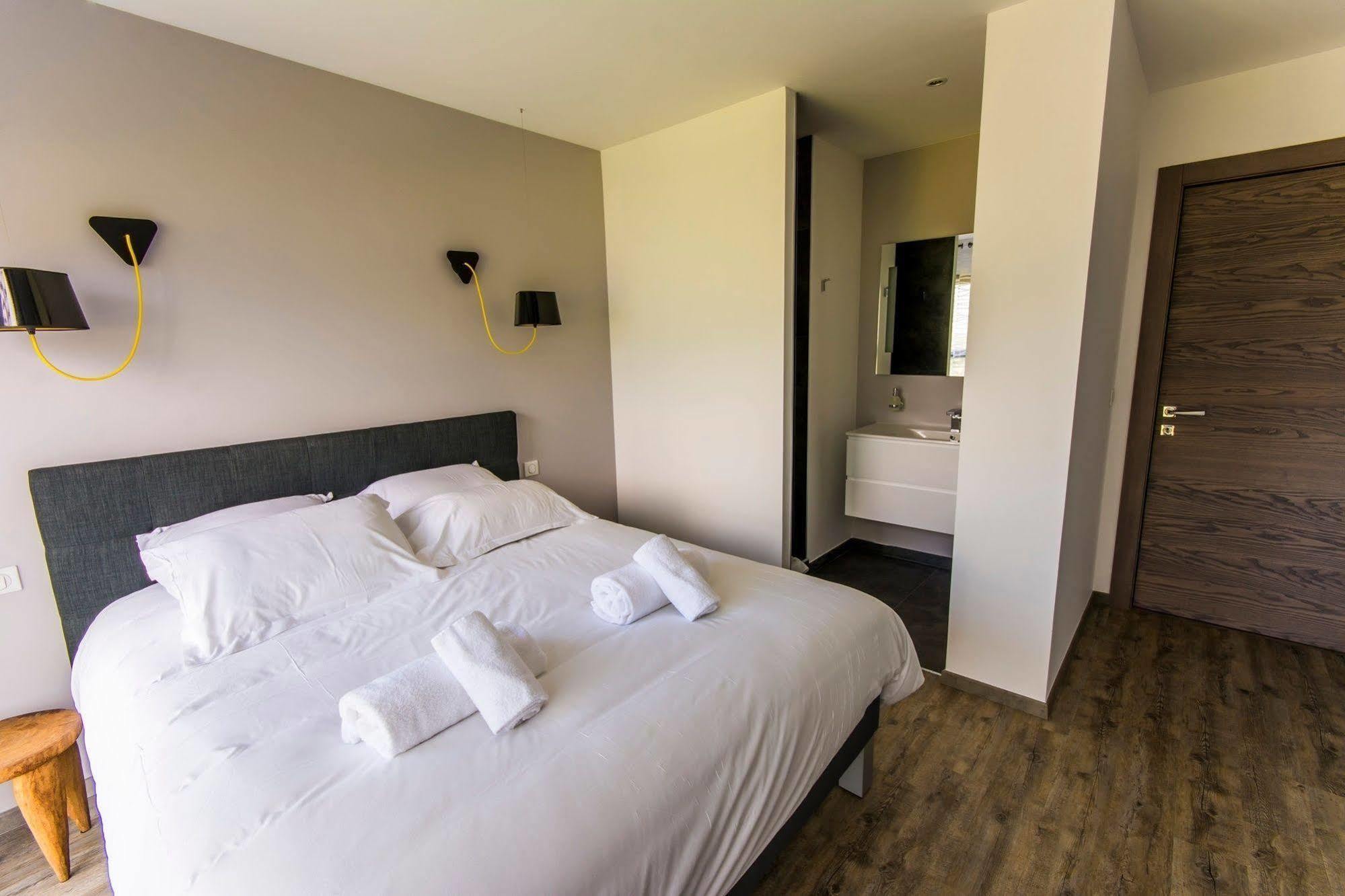 Les Catalons Villa Sevrier Bagian luar foto